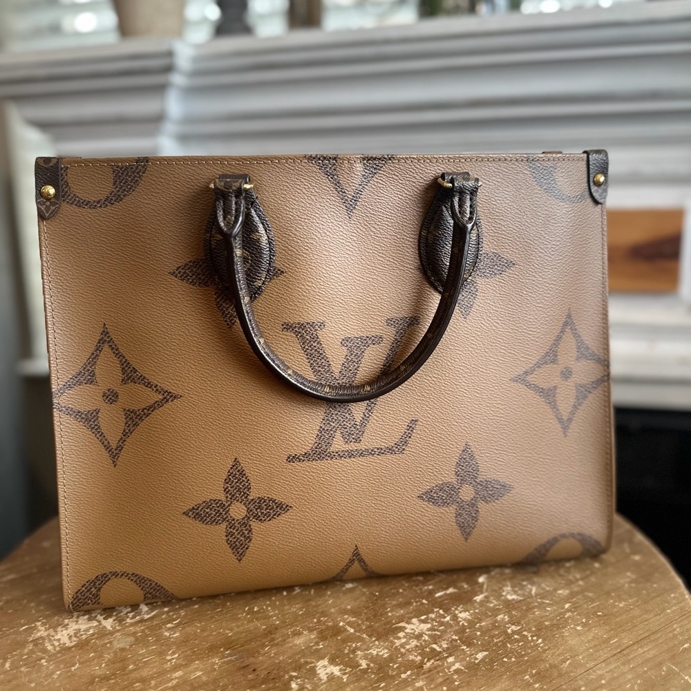 Louis Vuitton OnTheGo MM Reverse Monogram